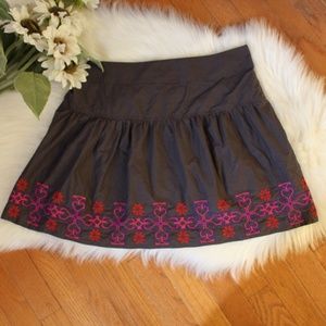 American Eagle, embroidered grey mini skirt ......